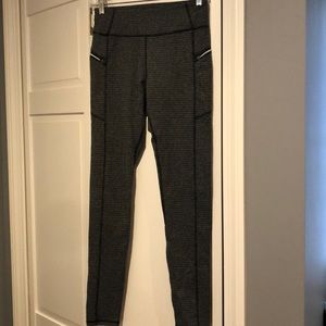 Houndstooth leggings with zipper pockets